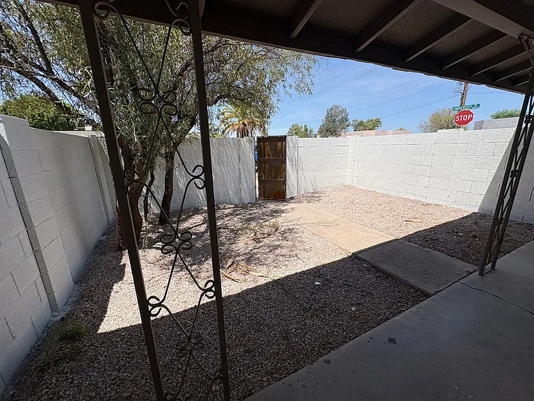 1867 E University Dr — Photo 20