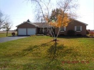 6905 Pin Oak Ln, Garden Prairie, IL 61038