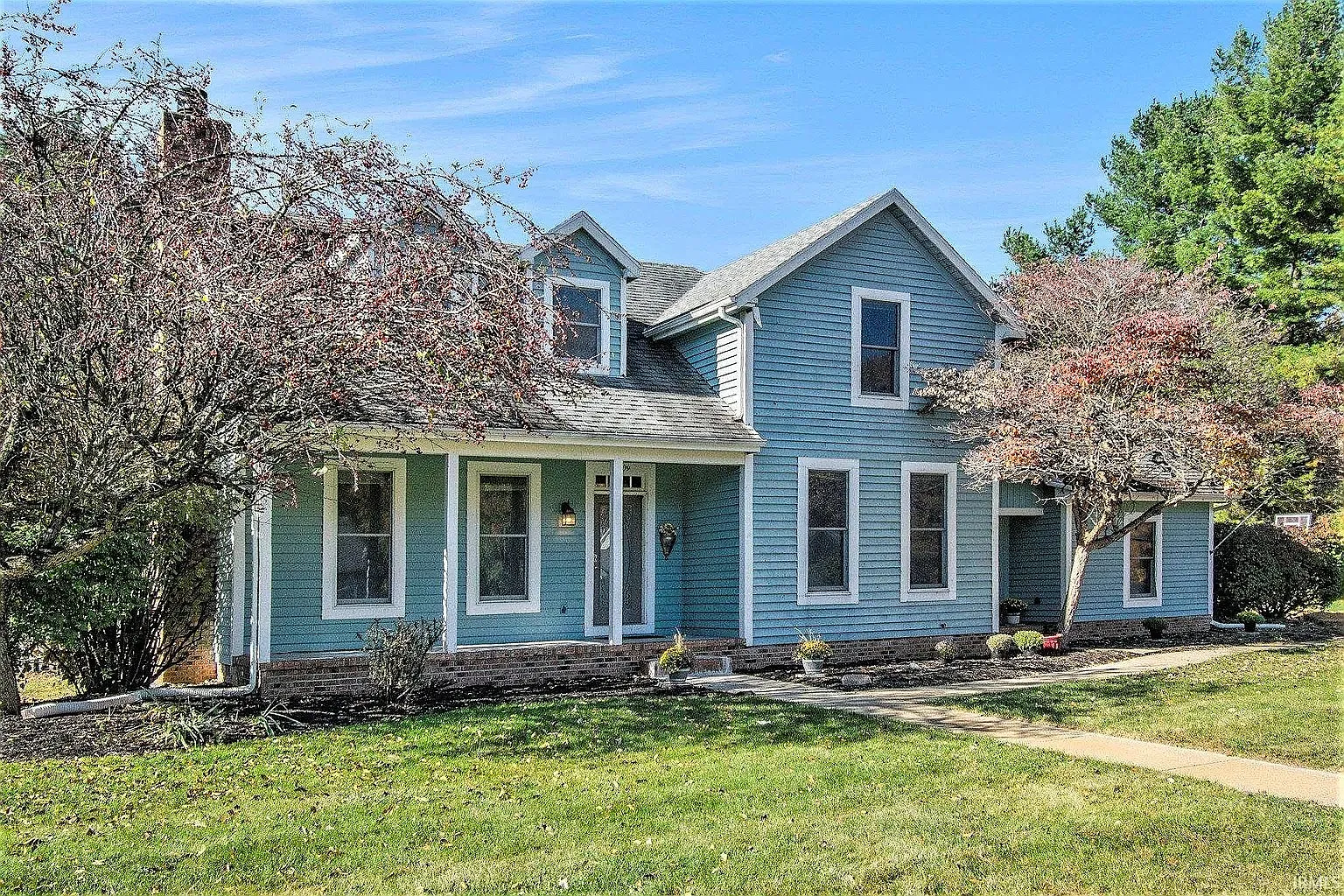 1709 S Walnut Dr — Photo 2