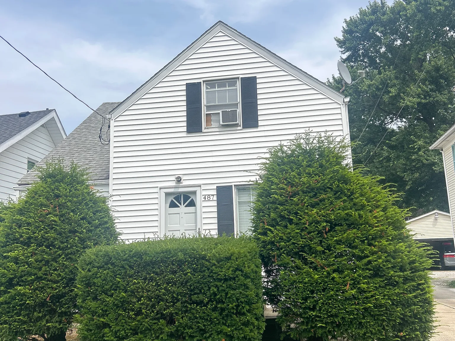 2 bed, 766 sqft, $1,200 — Photo 1