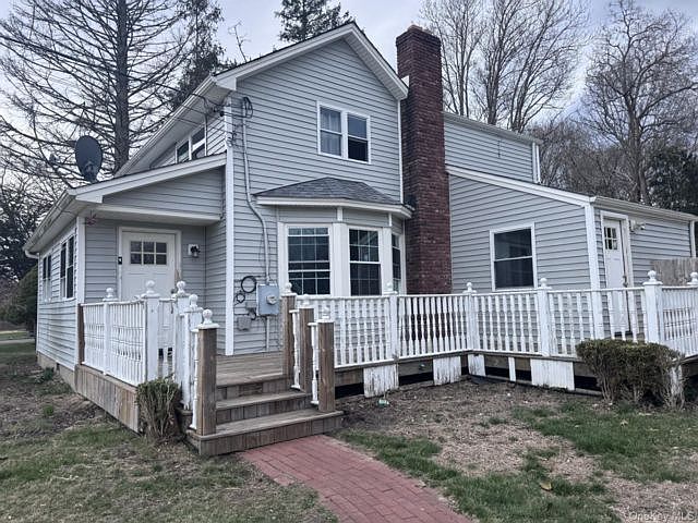1st image of 35 Hallock Rd