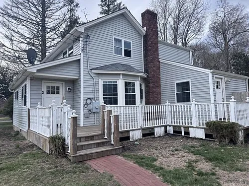 35 Hallock Rd Photo 1