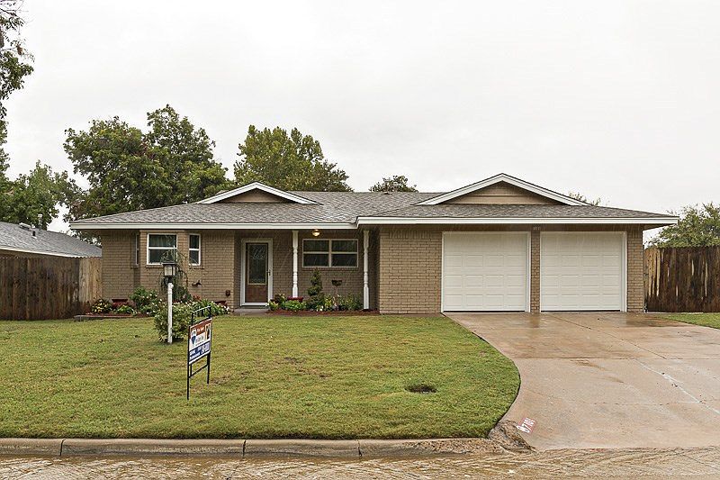 1st image of 7101 NW Woodland Dr