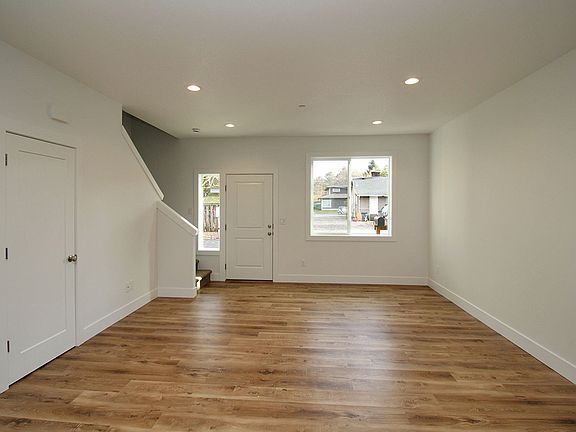 4th image of 4762-4768 SE 52nd Ave #4764