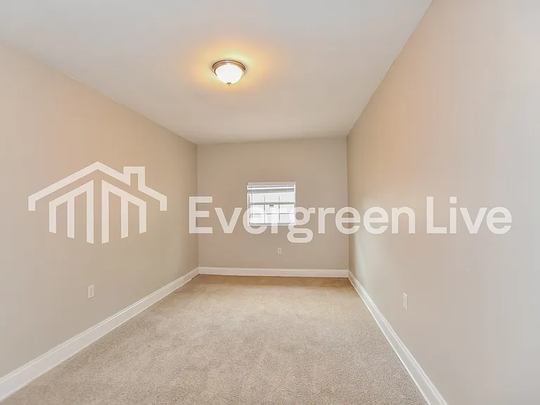 1016 Hunters Glen Dr — Photo 14