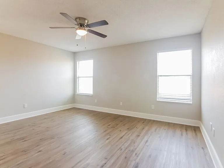 10769 Braemoor Dr — Photo 10