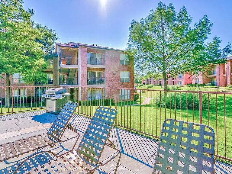 Creekside at Pear Ridge Apartments — Photo 10