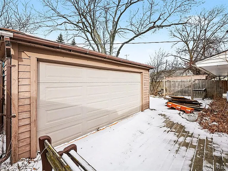 672 Linda Vista Dr — Photo 5