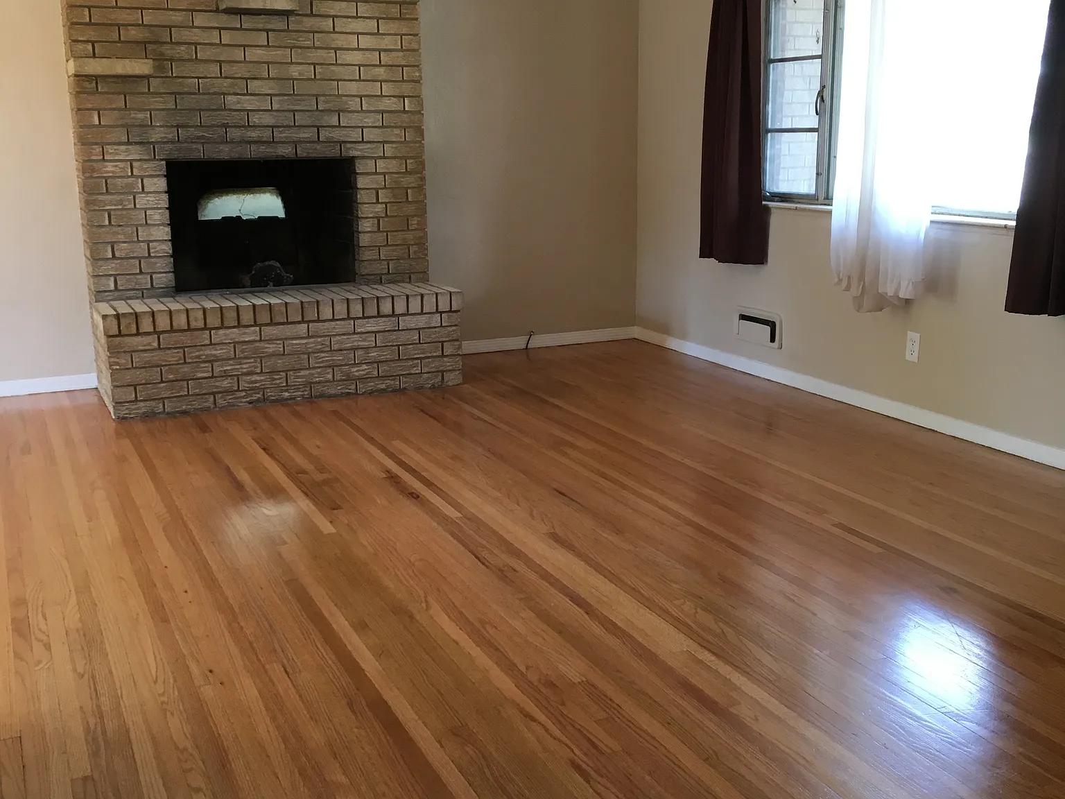 3 bed, 1192 sqft, $1,949 — Photo 3