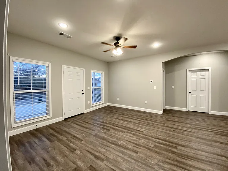 2930 Old Belden Cir — Photo 2