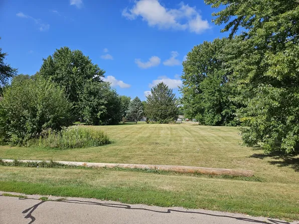 1794 Glyn Dr, Sandwich, IL 60548