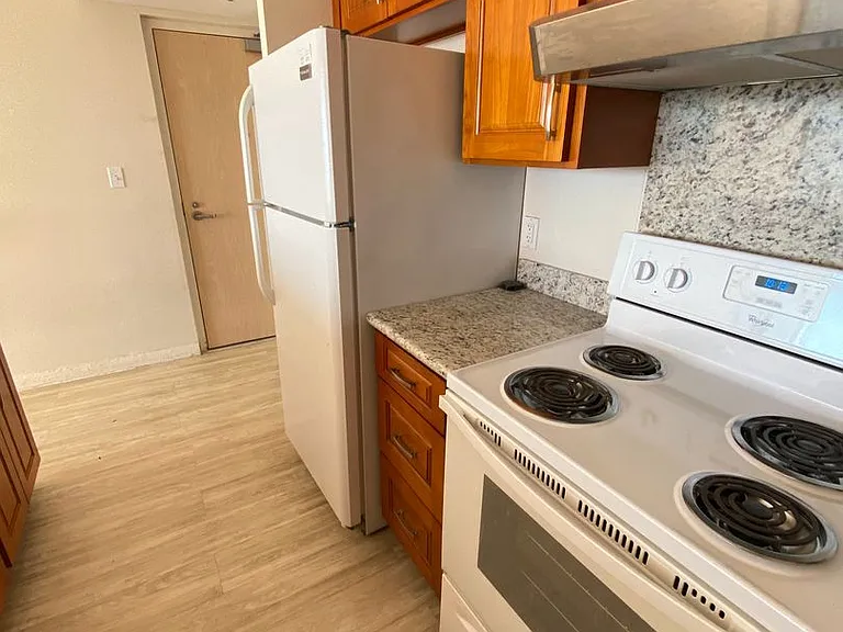 1450 Young St #1902 — Photo 4