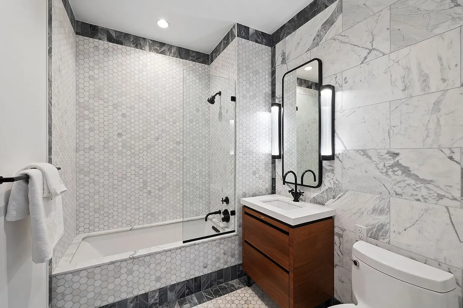 21 India St — Photo 4