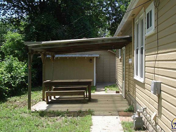 2nd image of 937 NE Arter Ave