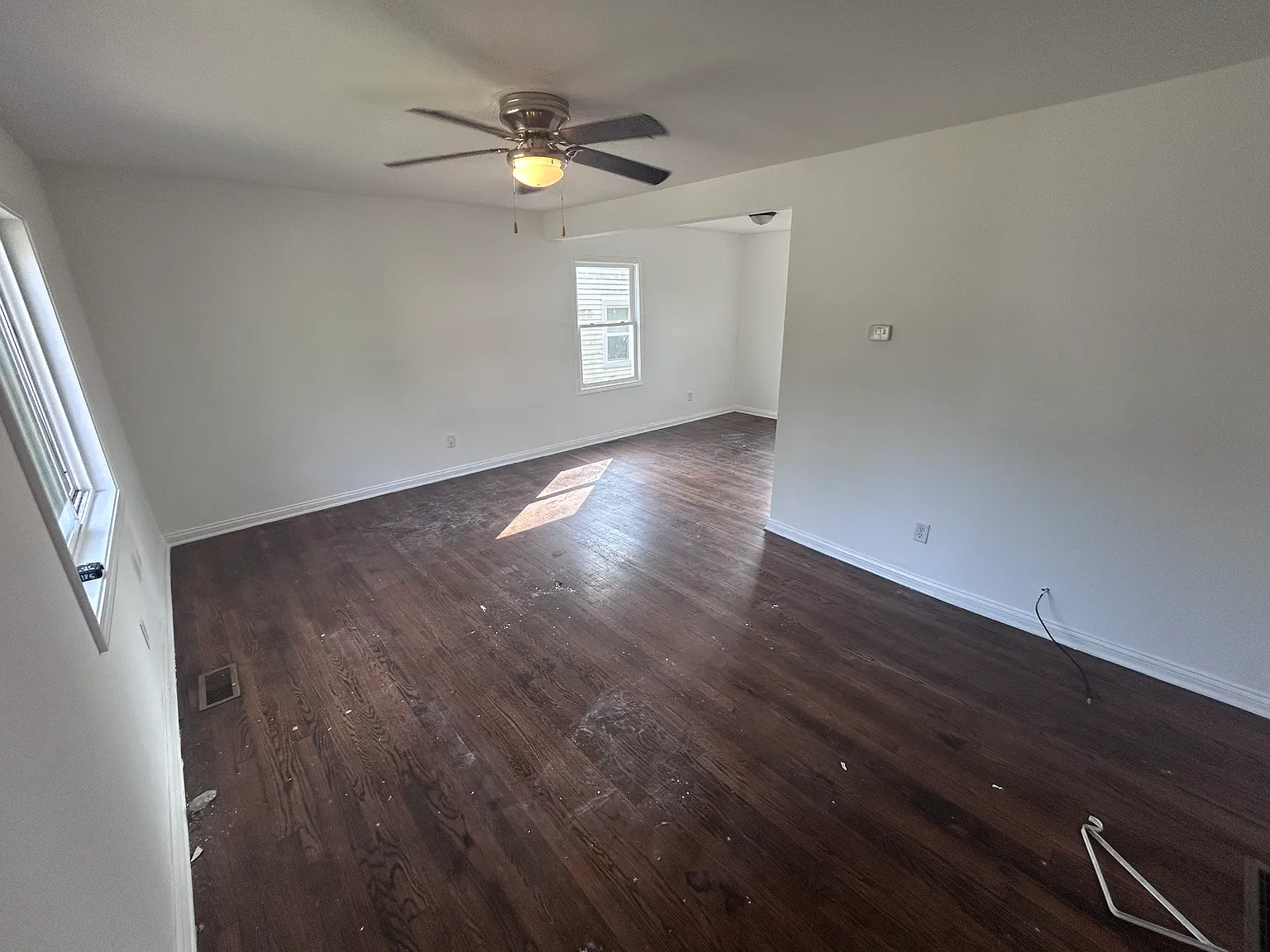 3 bed, 1900 sqft, $1,595 — Photo 2