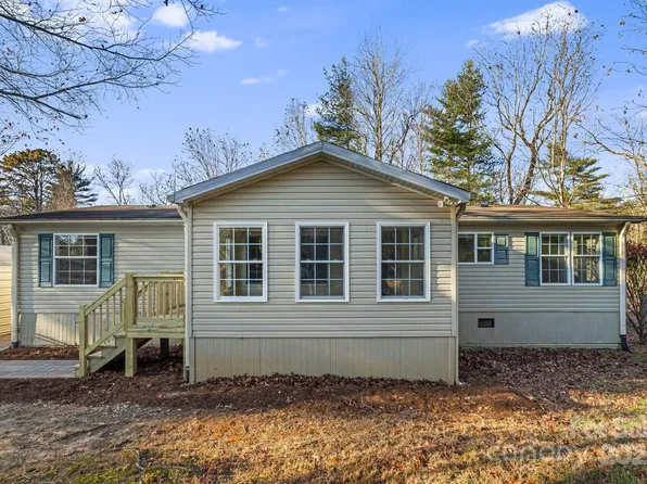 20 Luckenbach Dr, Fairview, NC 28730