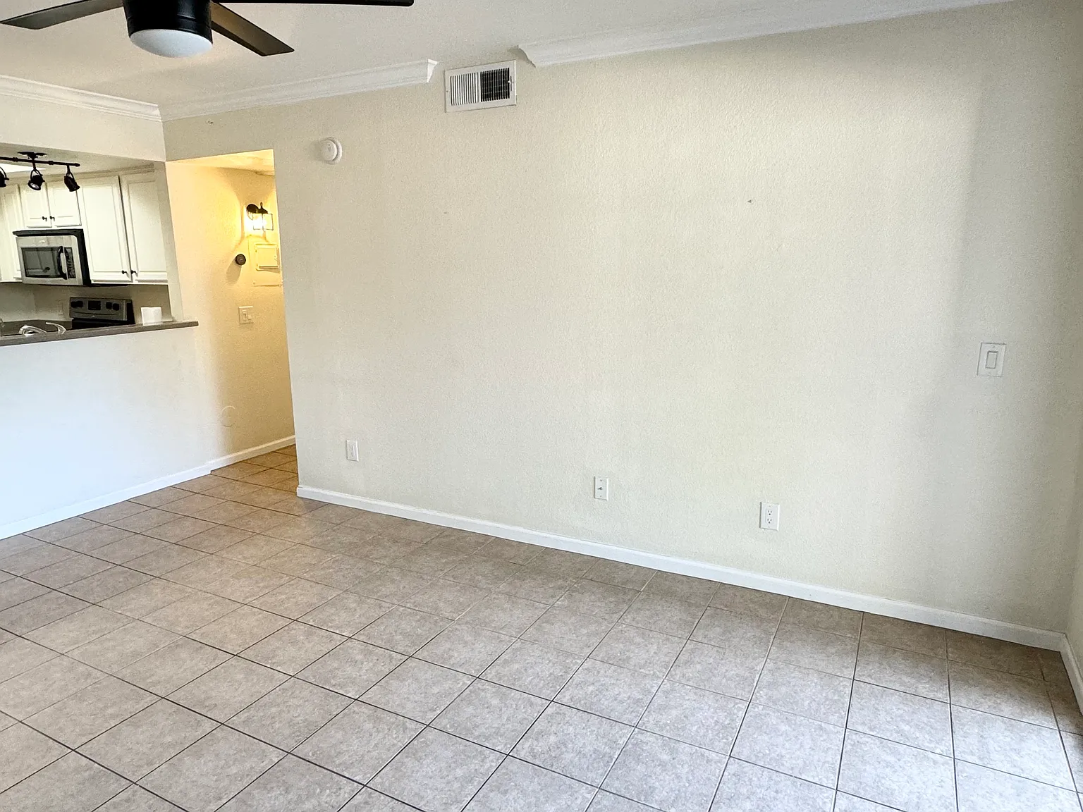 1720 E Thunderbird Rd — Photo 2