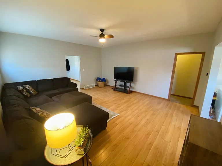 1408 Oshkosh Ave — Photo 9