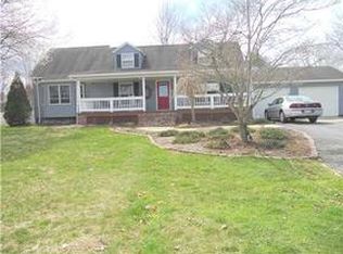 18 Bette Ln, Hurricane, WV 25526