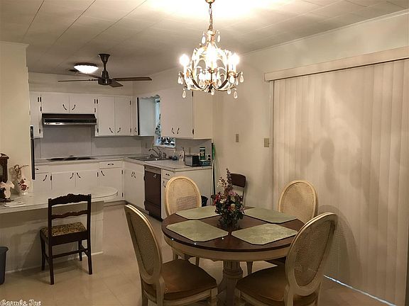 3rd image of 200 Leslie Ln