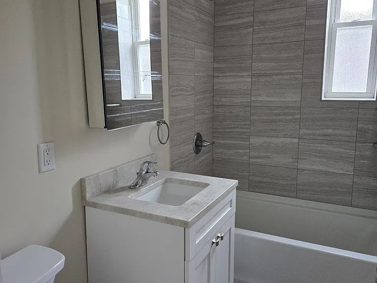 289 Day Ave #B2 — Photo 4