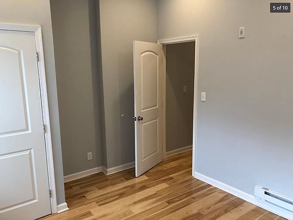 5th image of 3621 Spring Garden St #1