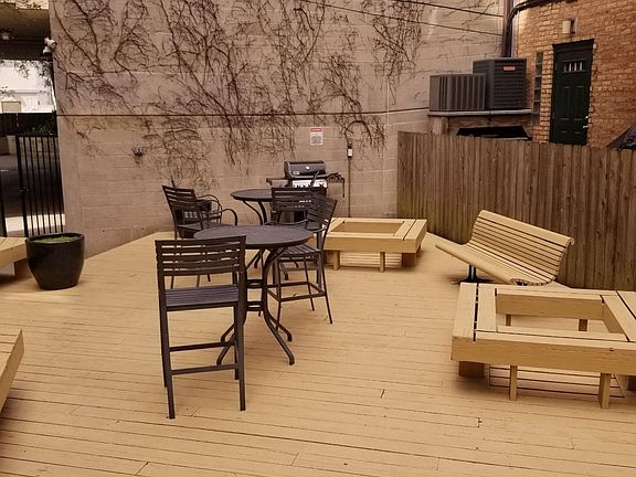 3rd image of 2700 N Clark St #1905