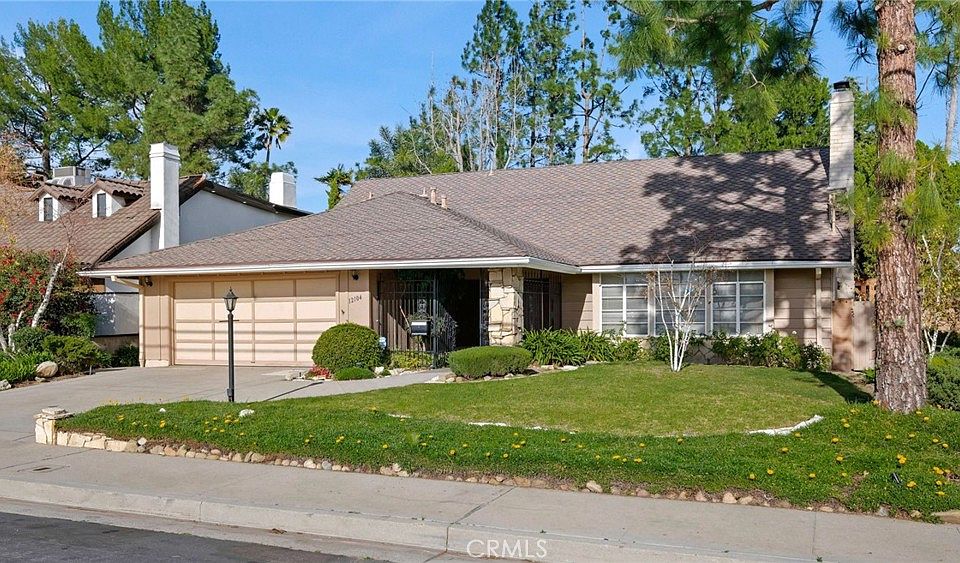1st image of 12104 Woodley Ave