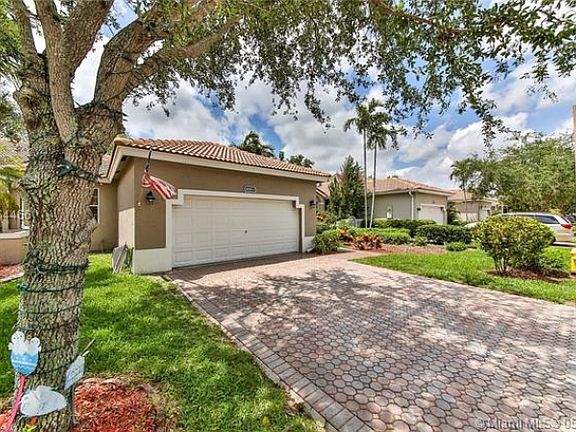 3rd image of 8000 S Aragon Blvd Unit 3