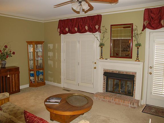 3rd image of 511 Harbor Village Dr