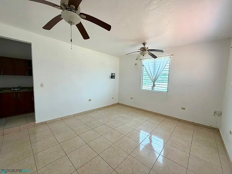 4-107 Interior #4 — Photo 4