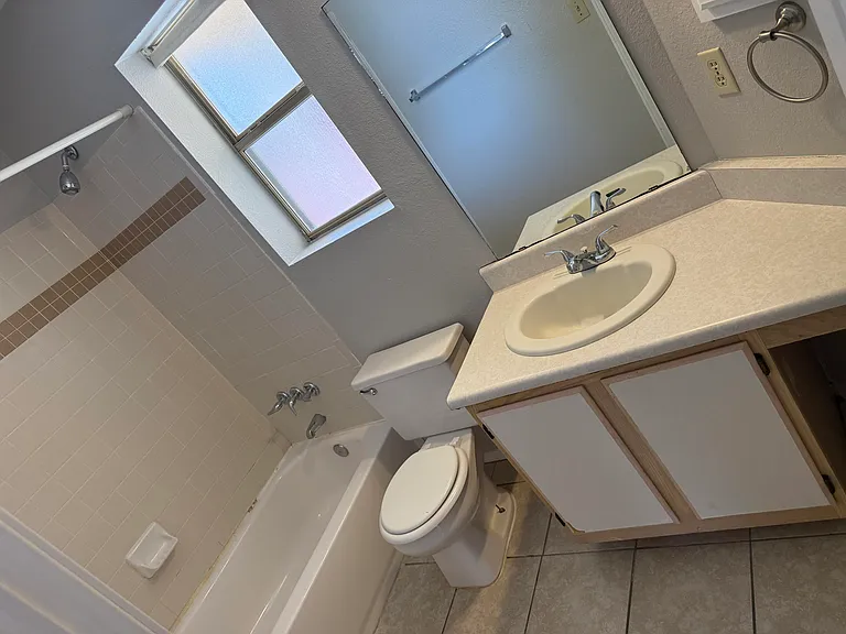 1621 Patti Pl NE — Photo 8