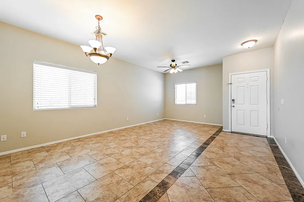 4 bed, 2.0 bath, 1916 sqft, $2,695 — Photo 3