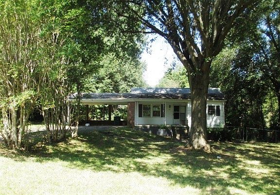 2nd image of 107 E Lee Ave