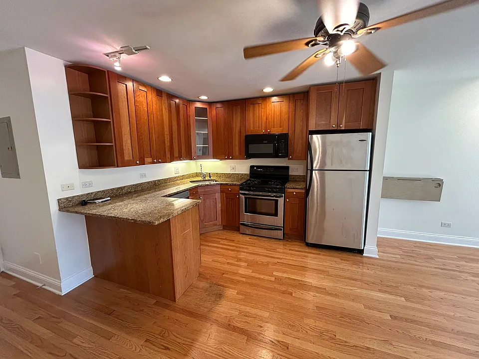 2140 N Lincoln Ave #5303
