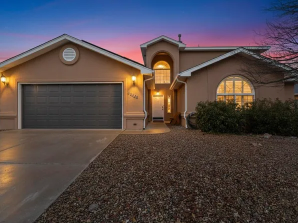 1034 Wagon Trail St SW, Los Lunas, NM 87031