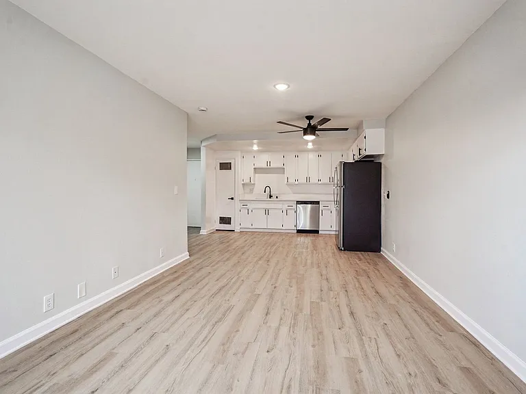 420 Windsor Rd — Photo 16