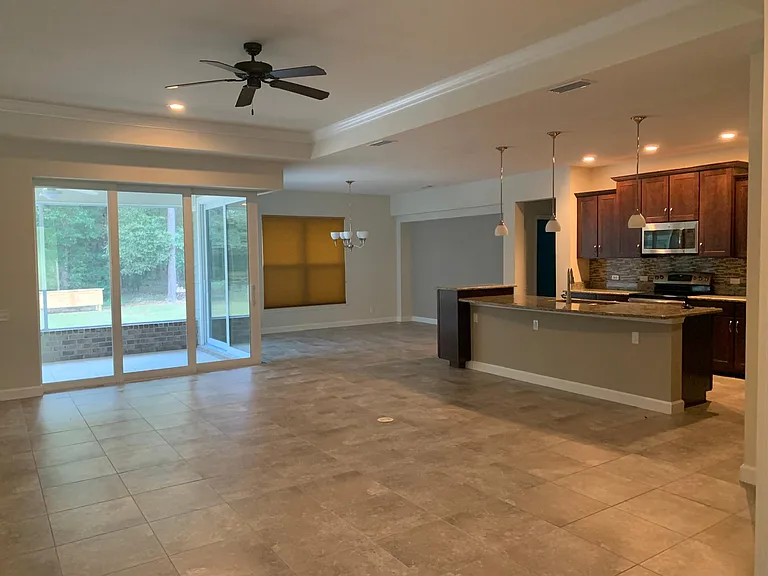 278 SW Silver Palm Dr — Photo 2