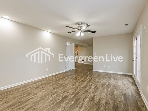 3rd image of 3372 Lauren Dr