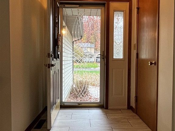 4th image of 1864 Meadowlark Ln