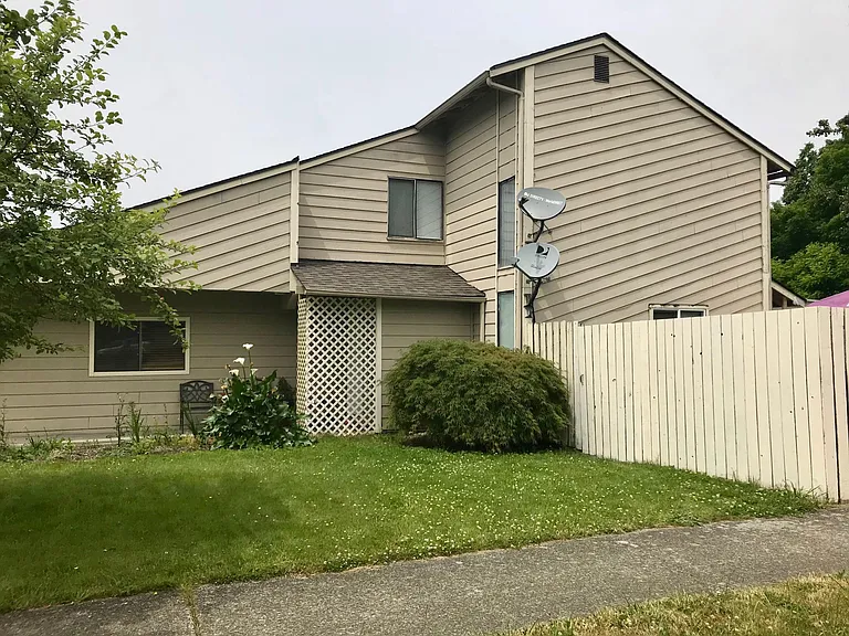 15519 Garden St #B — Photo 2