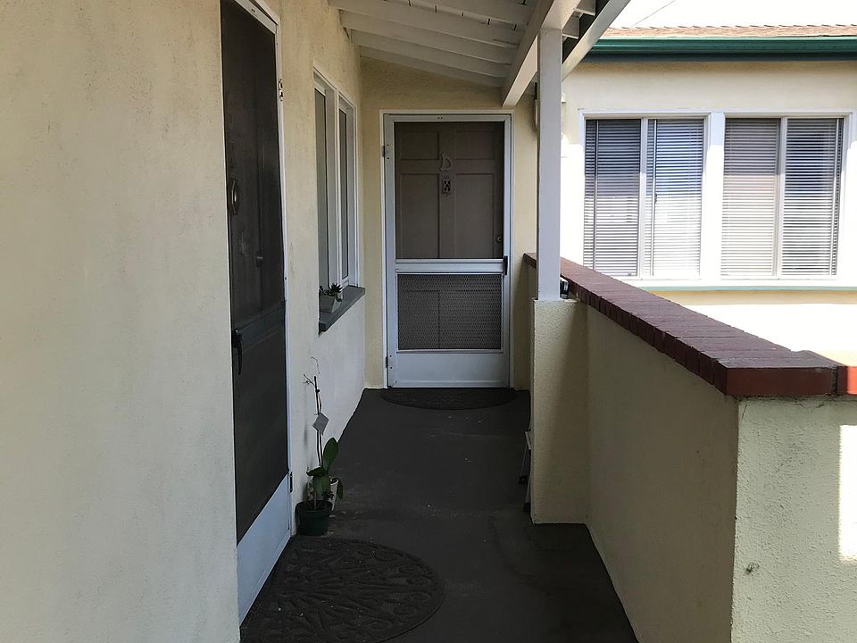 Apartment D ahead.