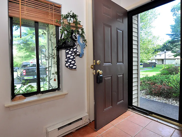 30 Simsbury Lndg #30 — Photo 20