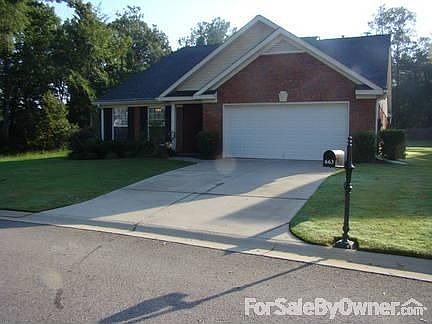 DETACHED HANDICAP ACCESSIBLE HOME : ALL BRICK WITH FENCED-IN COURTYARD FOR PRIVACY. SPRINKLER SYSTEM