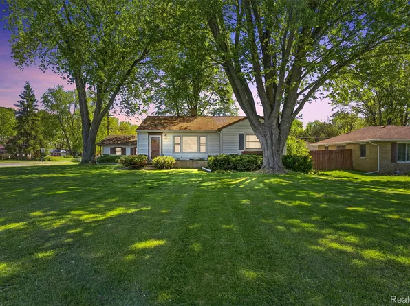 7230 N Center Rd, Mount Morris, MI 48458