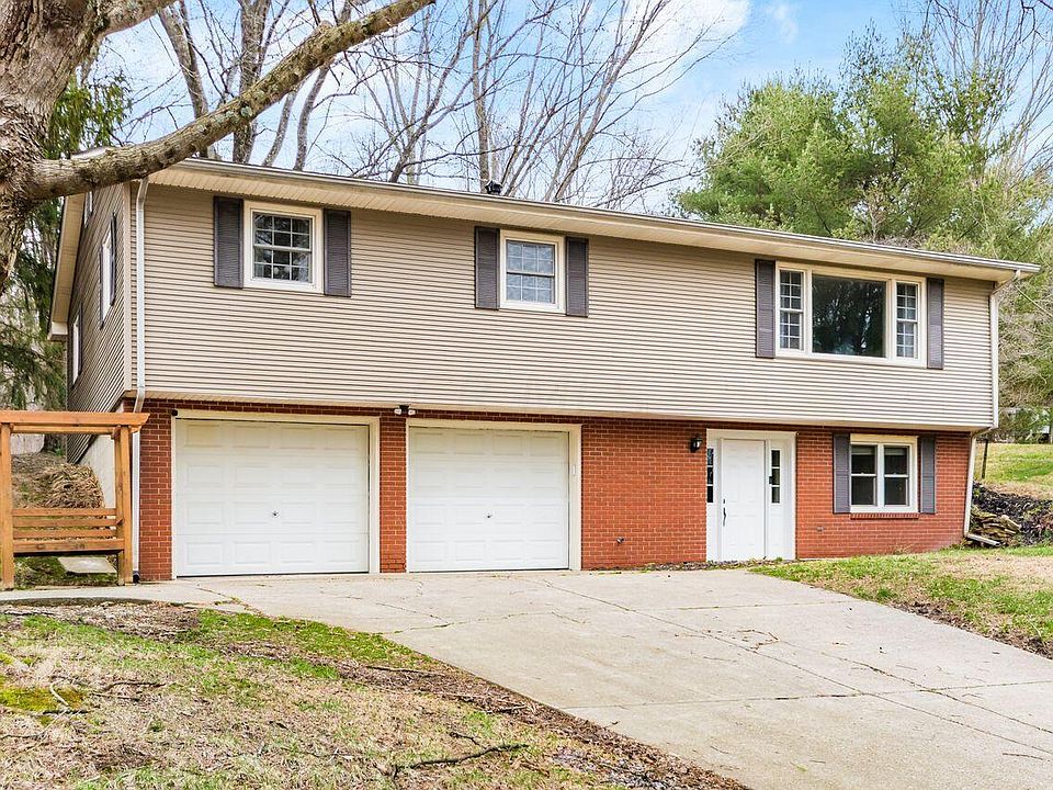 1st image of 156 Bridle Path Ln