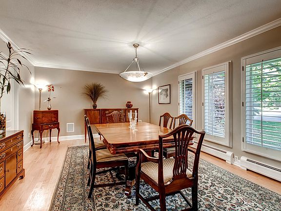 3rd image of 5150 Sanford Cir W