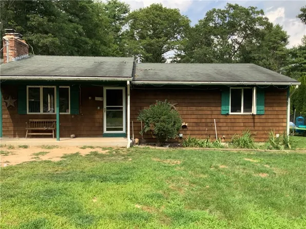 172 Fenner Hill Rd, Hope Valley, RI 02832