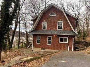 1711 Mineral Spring Rd, Reading, PA 19602