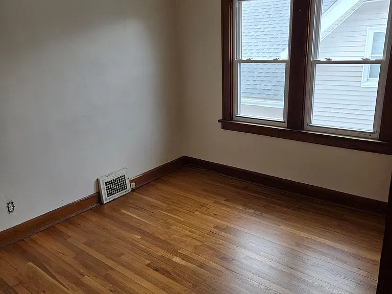 2116 Natchez Ave — Photo 5